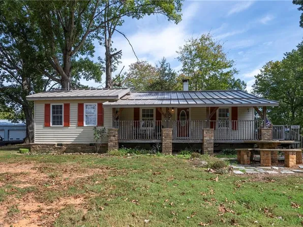 1905 Gospel Way Church Rd, Yadkinville, NC 27055