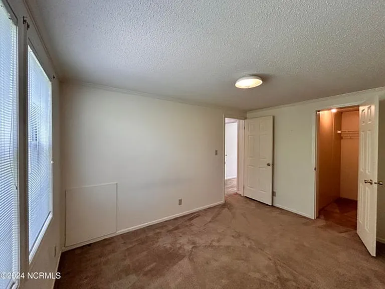 1075 Captains Ct — Photo 19