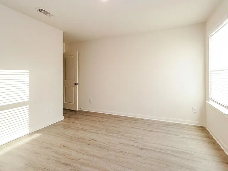 26864 Steinbeck Dr — Photo 10