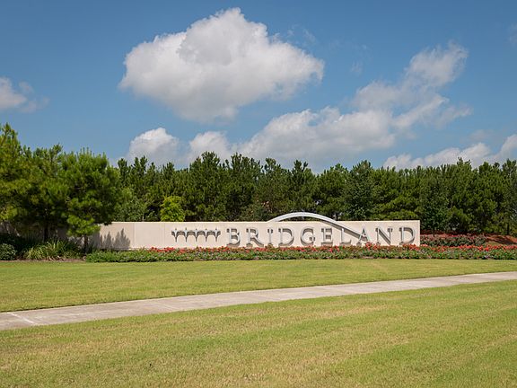 Bridgeland Amenities Entry Monument