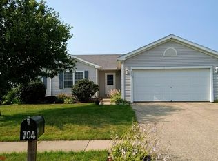 704 Hewitt St, Forreston, IL 61030