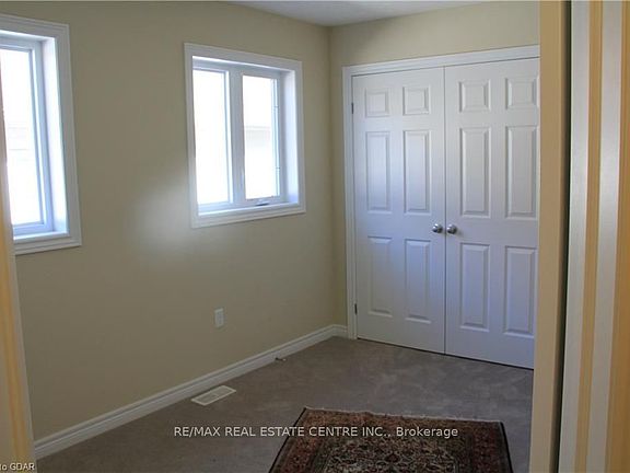 3rd image of 22 Ambrous Cres