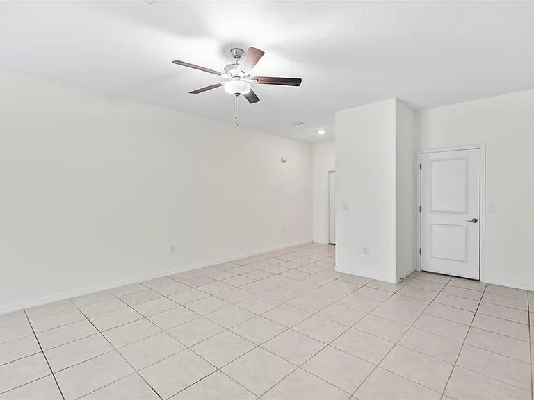 14442 Editors Note St — Photo 12