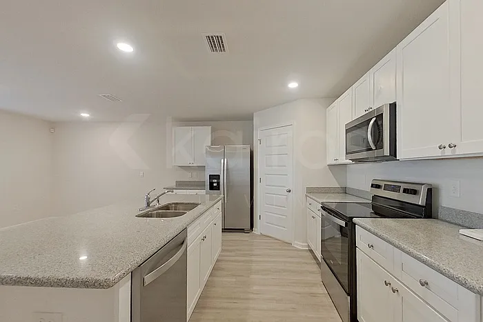 4647 Malay Cir — Photo 7