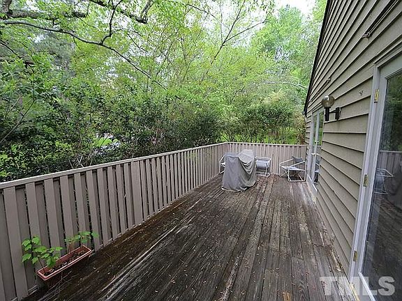3rd image of 184 Montrose Dr