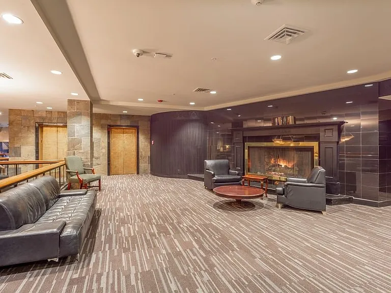 515 W Sprague Ave #515 — Photo 4
