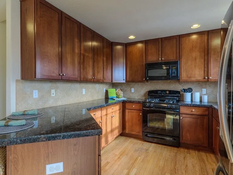 1546 Cottonwood Ave — Photo 13
