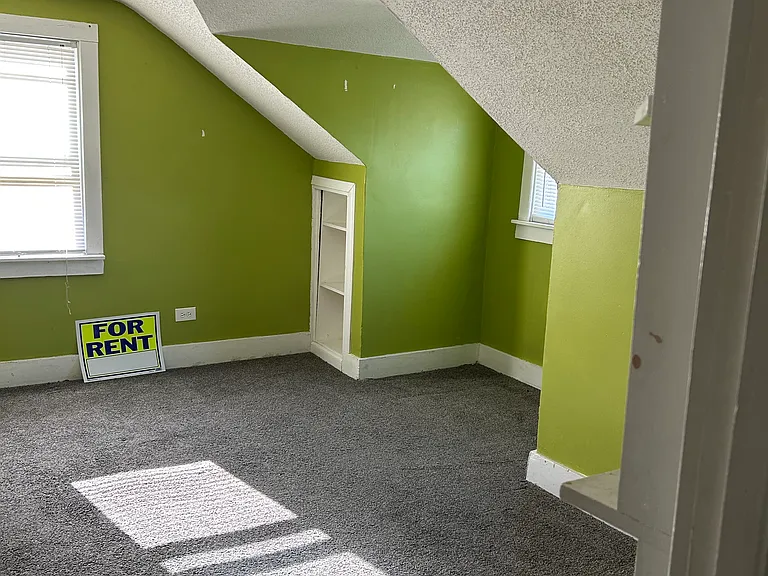 557 Emerson Dr — Photo 11