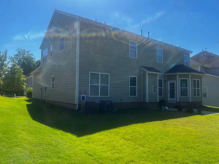 391 Hawks Creek Pkwy — Photo 5