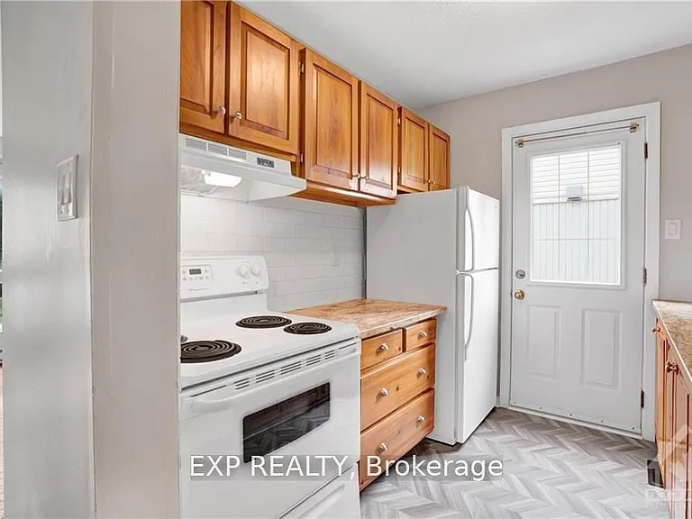 20 Forester Cres #C — Photo 16