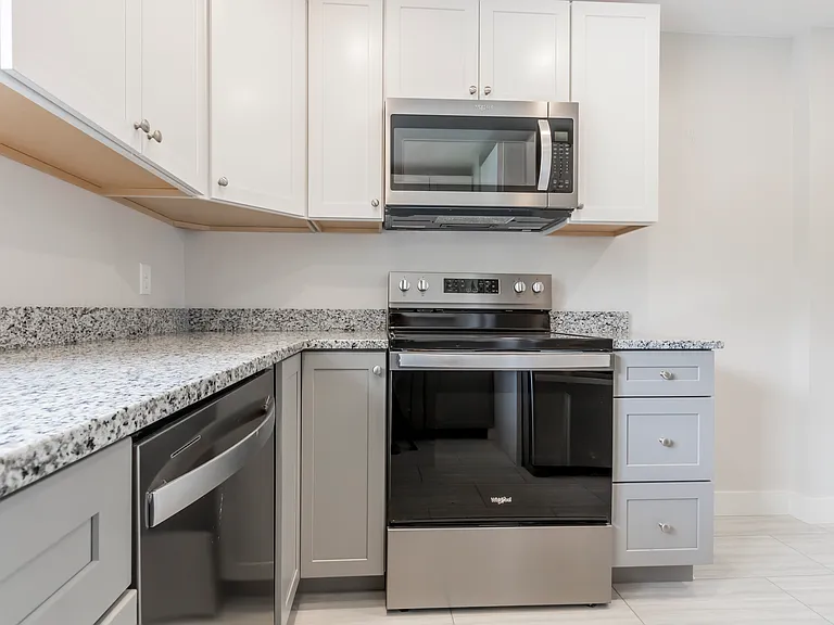 206 Pine St #2 — Photo 19