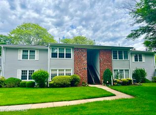 78 Cranberry Ct, Red Bank, NJ 07701