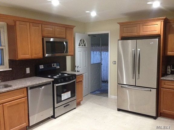 4th image of 211 Parkway Blvd