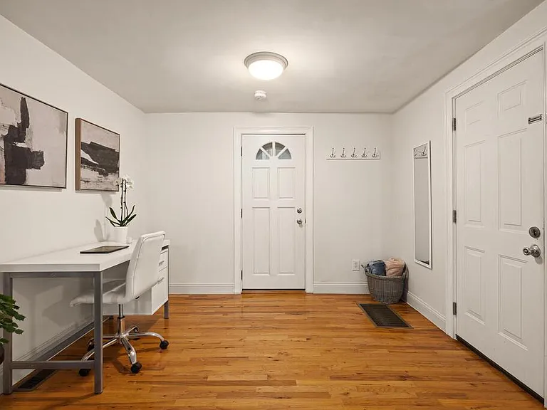 280 E St #1 — Photo 6
