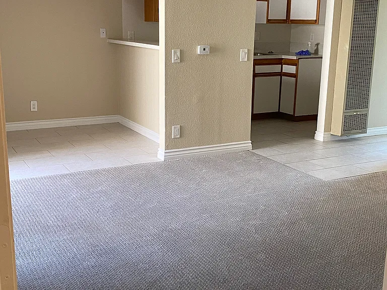 555 Redondo Ave — Photo 10