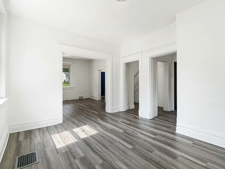 400 W Prospect Ave — Photo 13