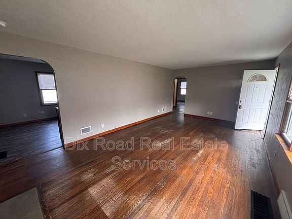 5th image of 2245 King Ave