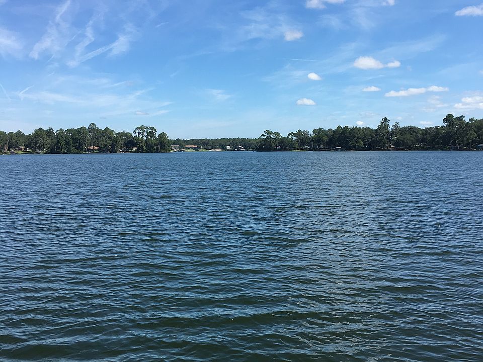  View on the lake 