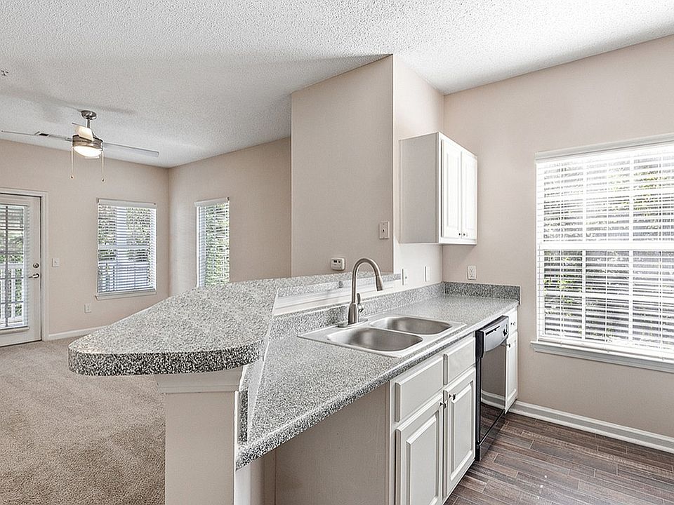 Kitchens with Breakfast Bars