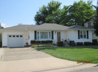 603 E Locust St, Robinson, IL 62454