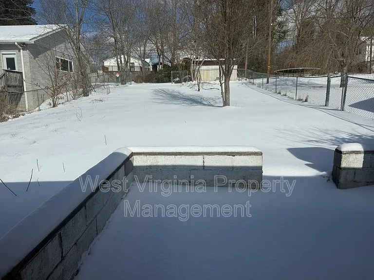 309 E Prince St — Photo 8