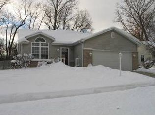 609 Galway Dr, Valparaiso, IN 46385