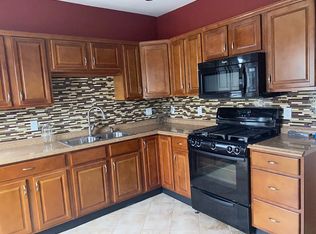 52 Holman St #2, Attleboro, MA 02703