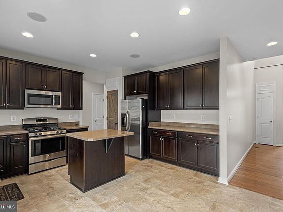 2nd image of 1924 Juniper Dr