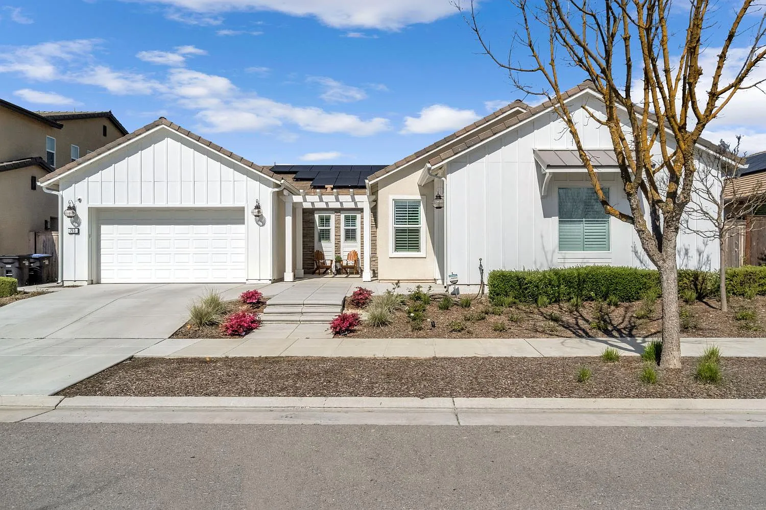 713 Harvest Dr photo 1