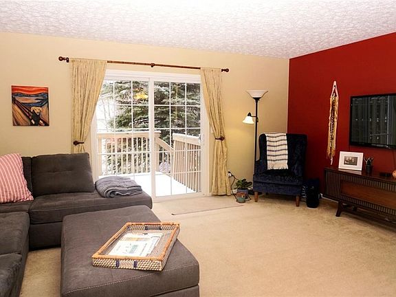 3rd image of 9965 Beverly Ln