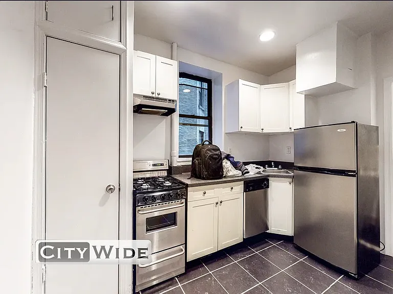 324 E 91st St #9 — Photo 4