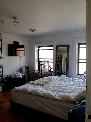 Rented by Tbshaw Realty Associates | media 14