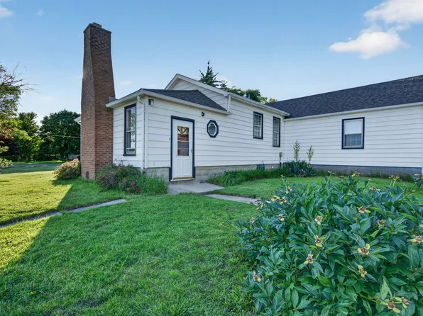 7950 W Eagle Lake Rd, Peotone, IL 60468
