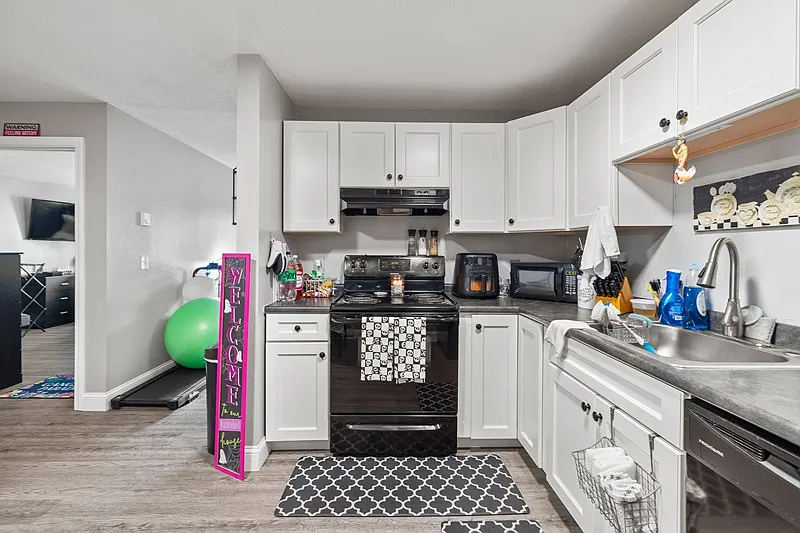 Pinewood Village Apartments — Photo 1