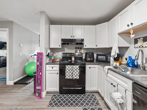 Pinewood Village Apartments, 29 Bog Rd, Concord, NH 03303