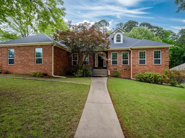 2 Chalmette Ct, Little Rock, AR 72211