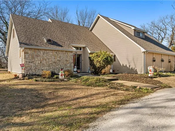 16800 S 1413th Rd, Nevada, MO 64772