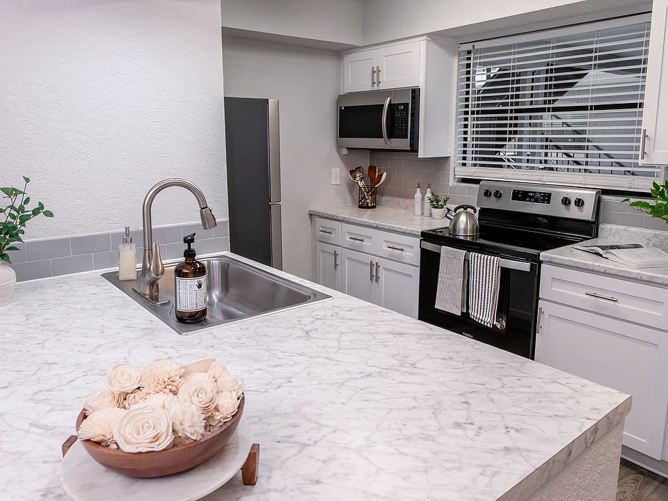 Our modern kitchens boast a marble-style breakfast bar, providing the ideal space for both cooking and entertaining in style.