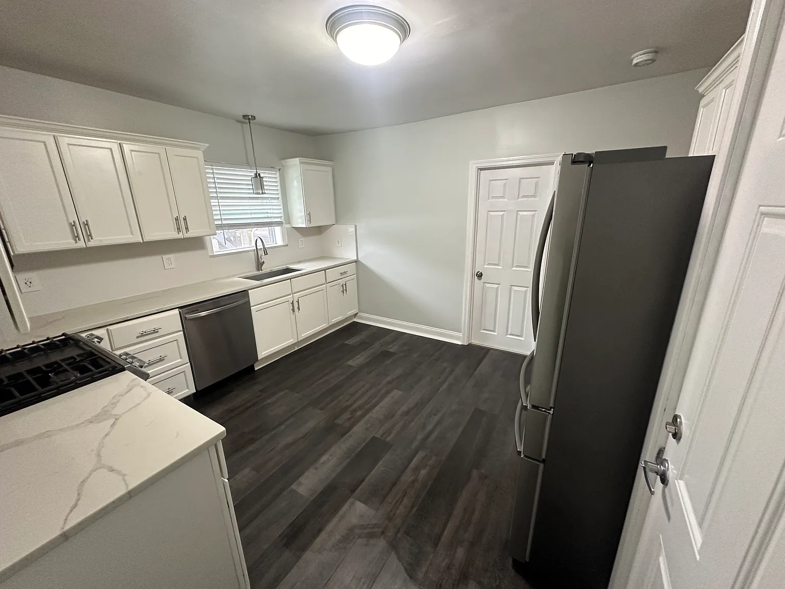 2 bed, $2,600 — Photo 4