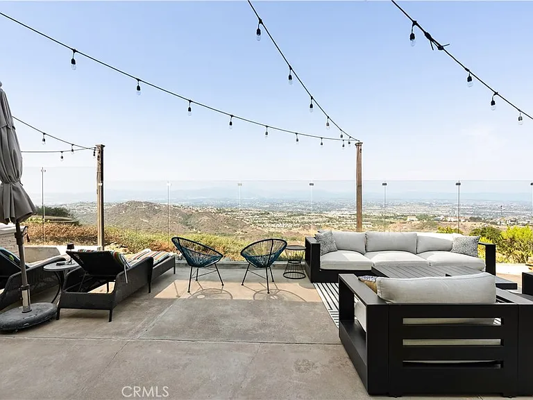 3230 Tyrol Dr — Photo 35
