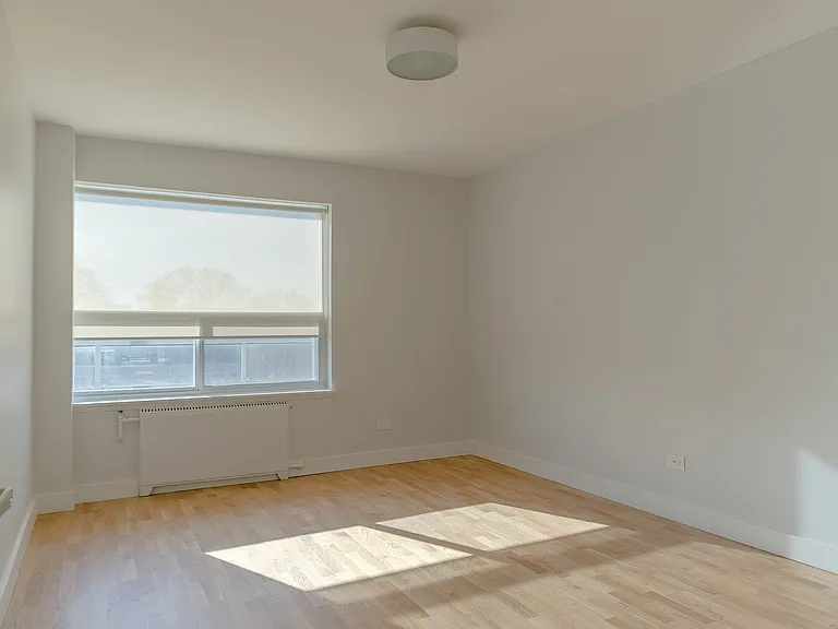 111 Lawton Blvd — Photo 29