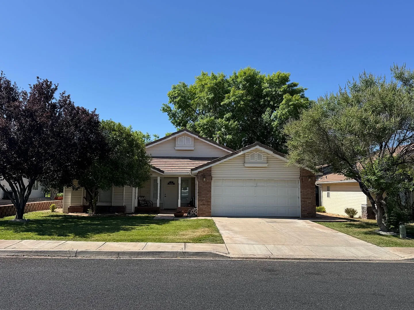 2 Bedroom home near Shadow Mountain Park! — Photo 3