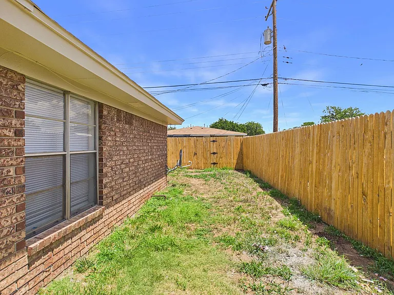 1929 Howard Dr — Photo 18