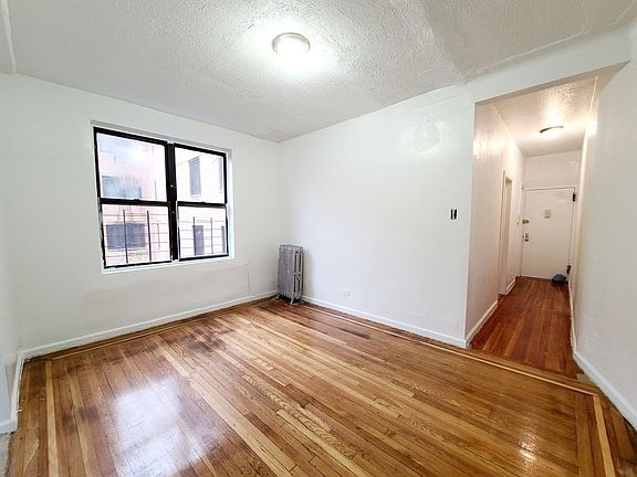 4th image of 2114 Daly Ave #41