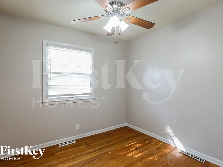 7902 E 89th Ter — Photo 12