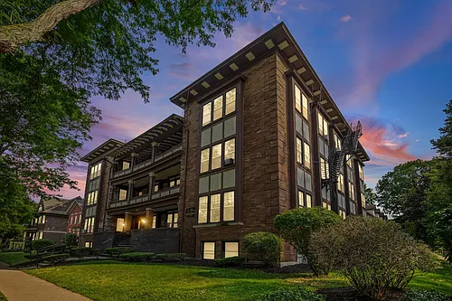 Floor plan 593-07 Park Ave