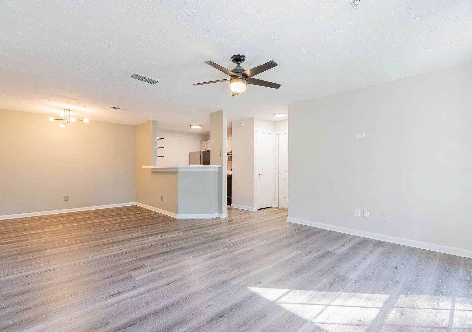 Spacious 3 Bed, 2 Bath Condo in Decatur - Easy I-20 Access! Available October 10th! — Photo 3