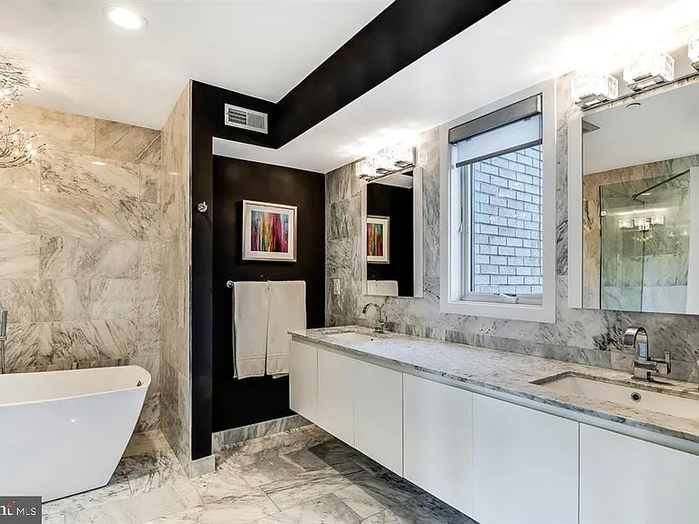 305 Green St — Photo 22