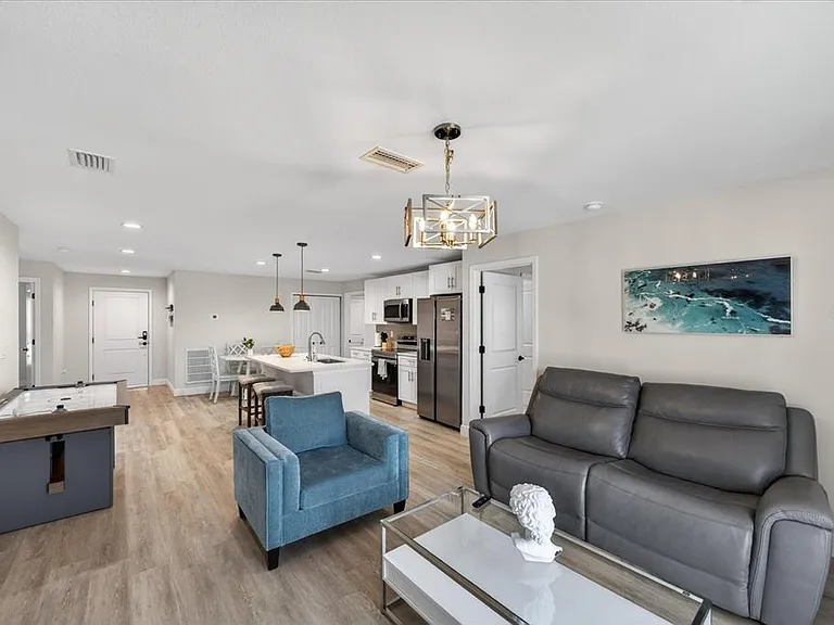 12114 Clarendon Ave — Photo 18