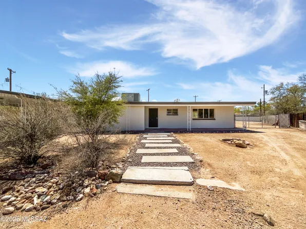 123 N Regency Pl, Tucson, AZ 85711